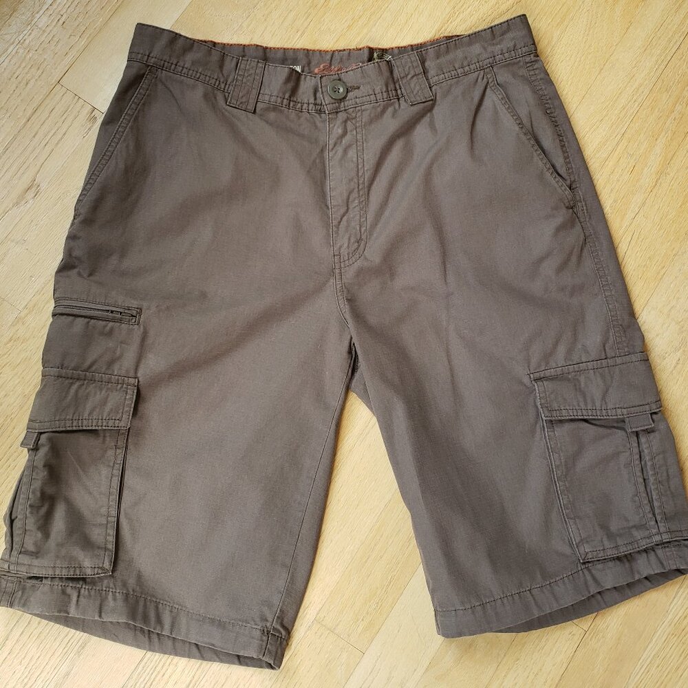 Eddie Bauer Men's Organic Cotton Olive Green Cargo Shorts, Size: 34 Waist